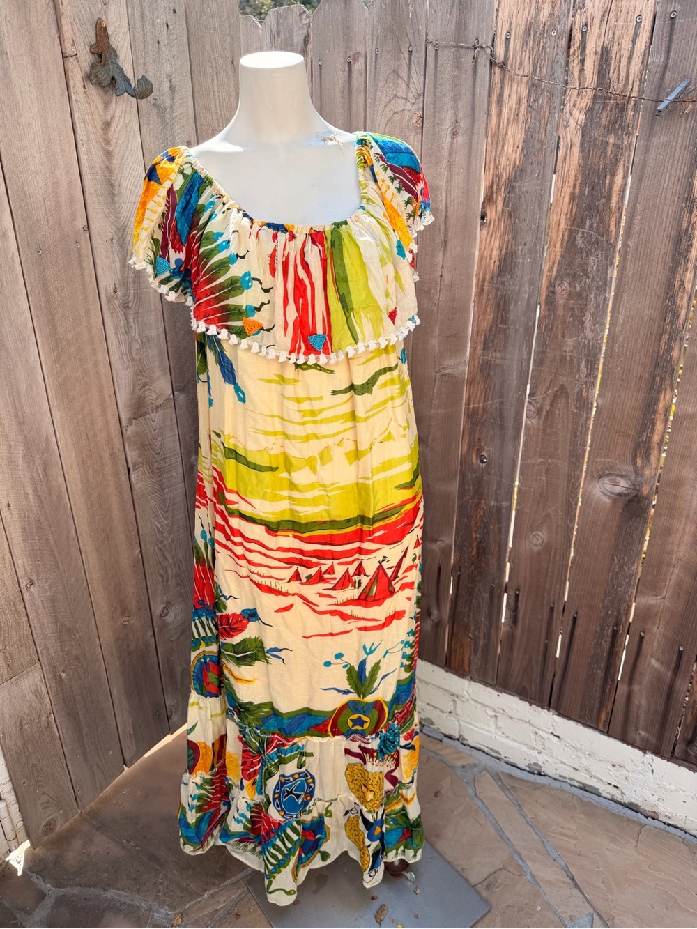 NJ Couture vibrant, vintage-style novelty print maxi dress size S/M